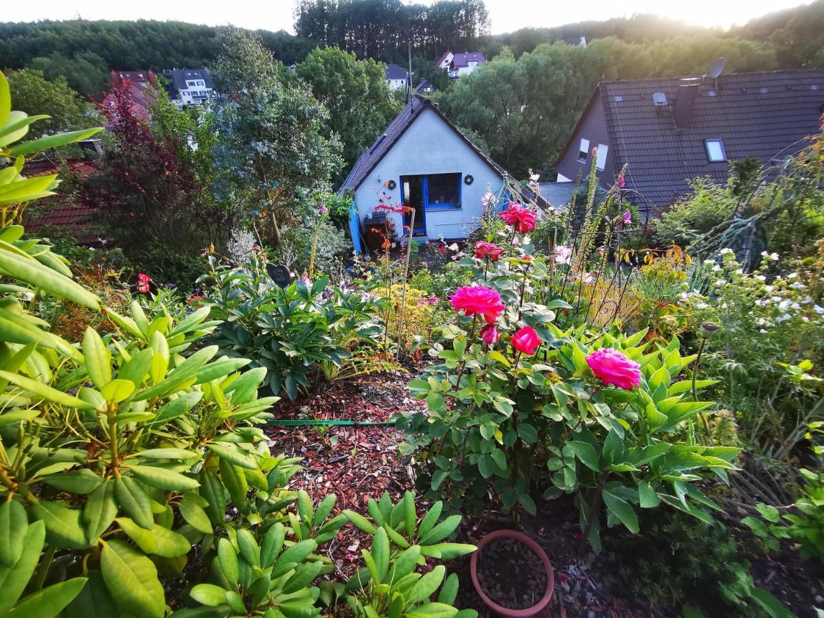 Ferienhaus mit riesen Garten, drei Terrassen, toller Aussicht am Waldrand, auch als Monteur-Wohnung Hemer Exterior foto