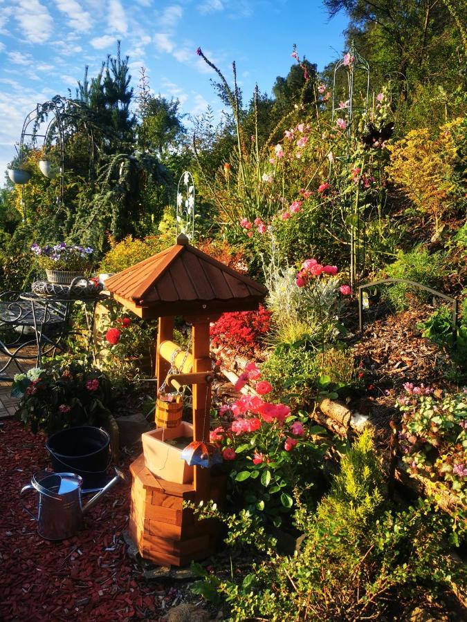 Ferienhaus mit riesen Garten, drei Terrassen, toller Aussicht am Waldrand, auch als Monteur-Wohnung Hemer Exterior foto