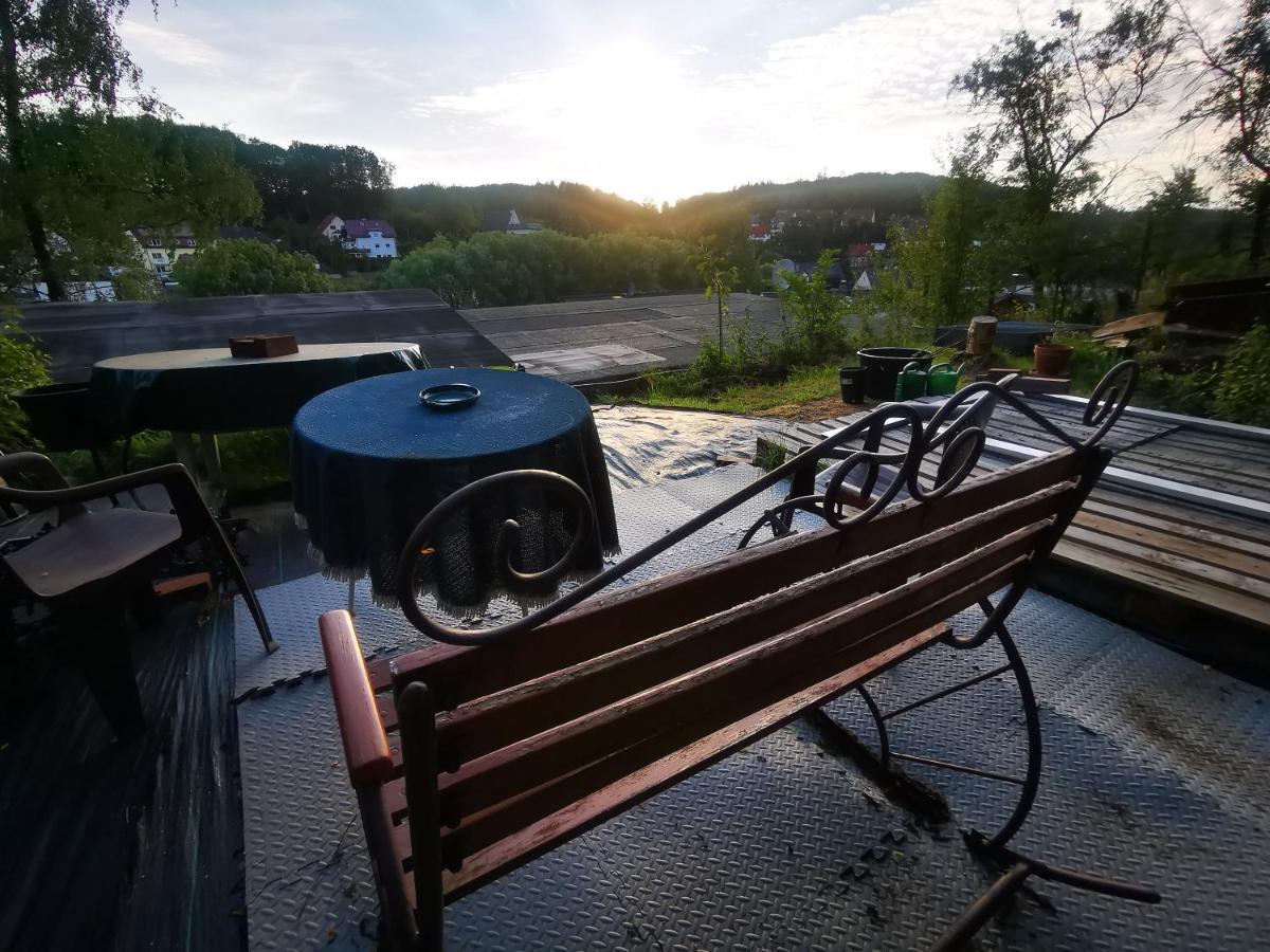 Ferienhaus mit riesen Garten, drei Terrassen, toller Aussicht am Waldrand, auch als Monteur-Wohnung Hemer Exterior foto