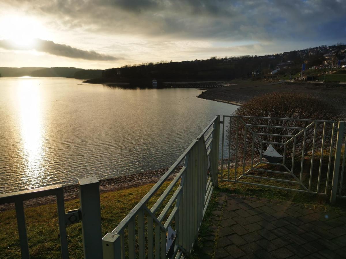 Ferienhaus mit riesen Garten, drei Terrassen, toller Aussicht am Waldrand, auch als Monteur-Wohnung Hemer Exterior foto